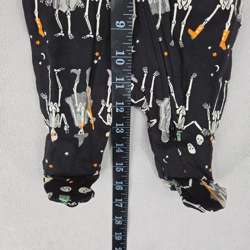 Old Navy NWT Newborn Skeleton Halloween 2-Way Zip Footed Sleeper Baby Spooky